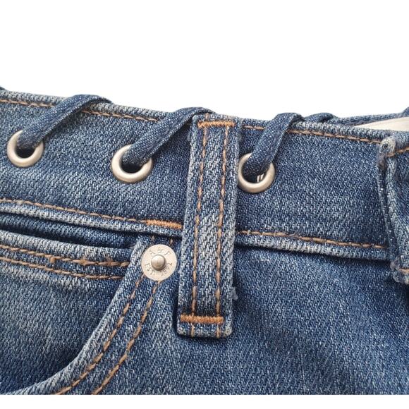 Abercrombie & Fitch High Rise Short Lace Detail w/ Grommets Women's Size 2 - Picture 3 of 16